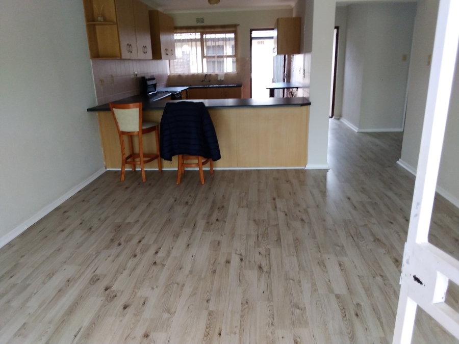 To Let 3 Bedroom Property for Rent in Somerset Park Western Cape